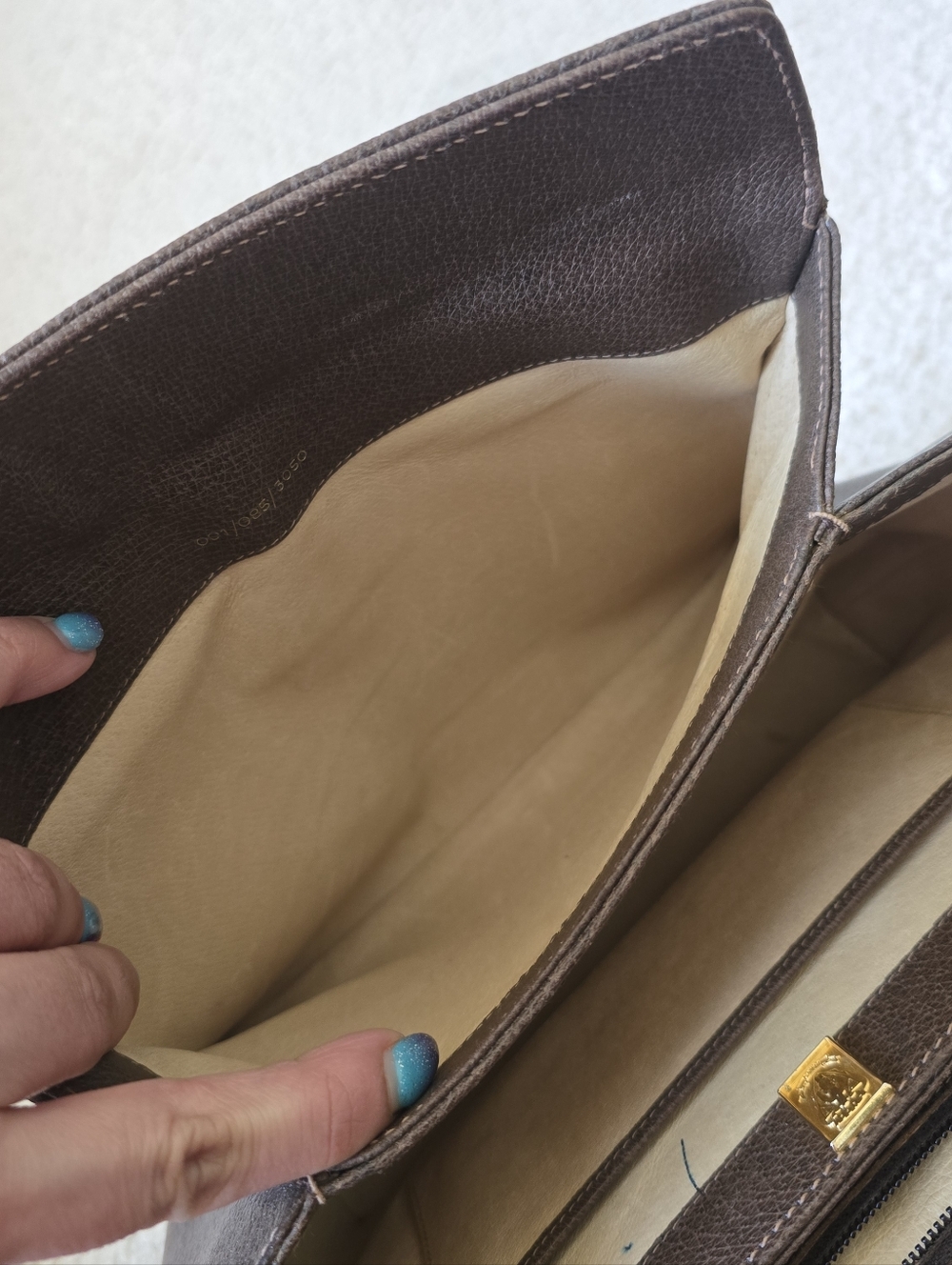 Vintage Gucci Brown Leather Structured Shoulder Bag with GG Logo & Serial # - Picture 14 of 16